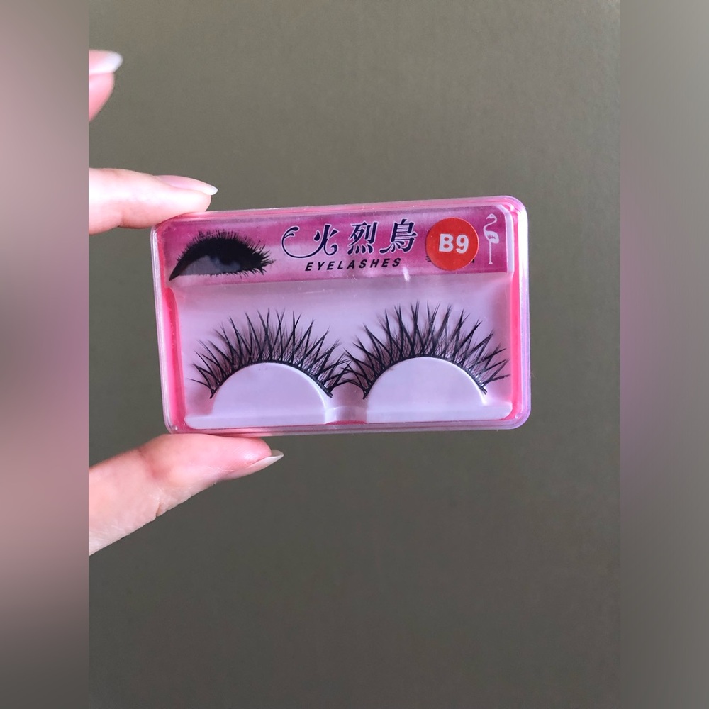 New B9 Asian Black pair of faux false eyelashes